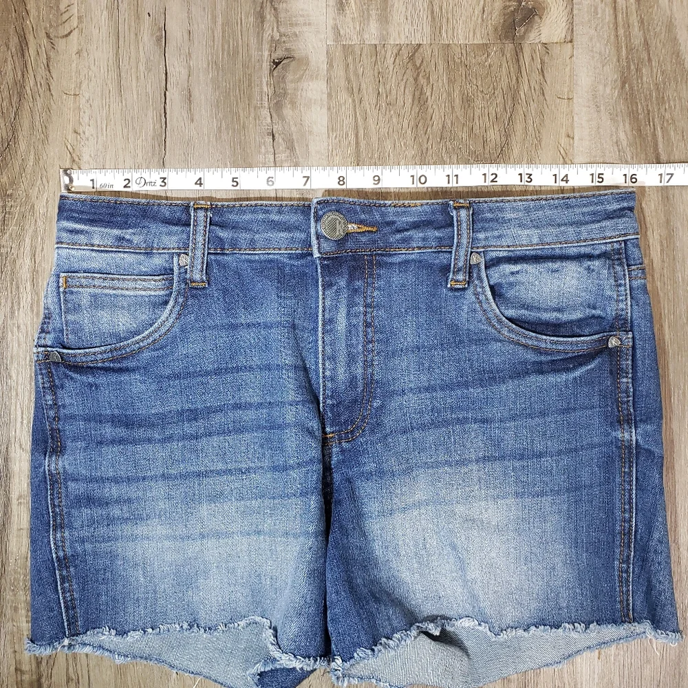 Kut from the Kloth Women's 32 (4) Denim Jean Shorts Raw Hem High Rise Medium‎ - Picture 7 of 11